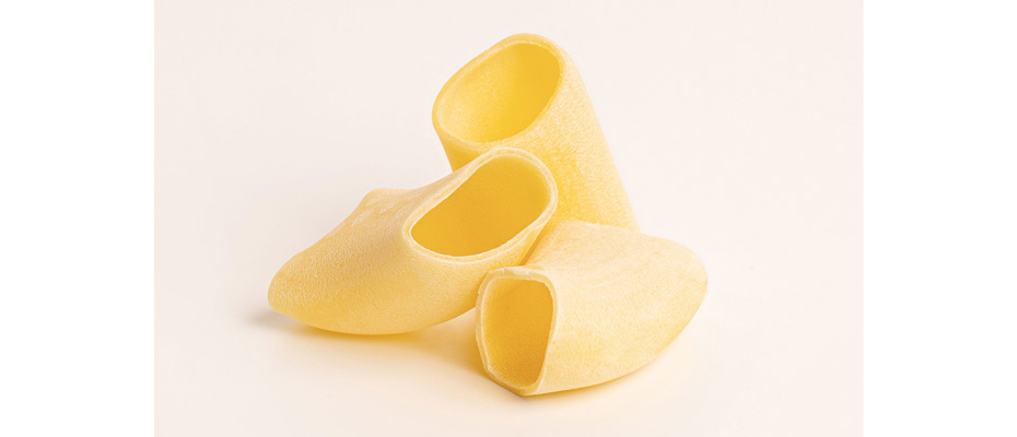 Paccheri di semola di grano duro liscio la pasta della tradizione